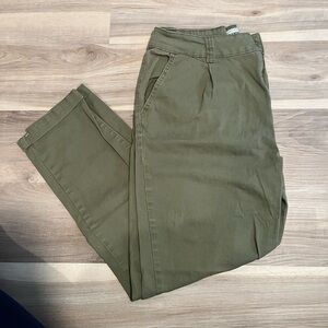 New Look women’s Khaki Chinos